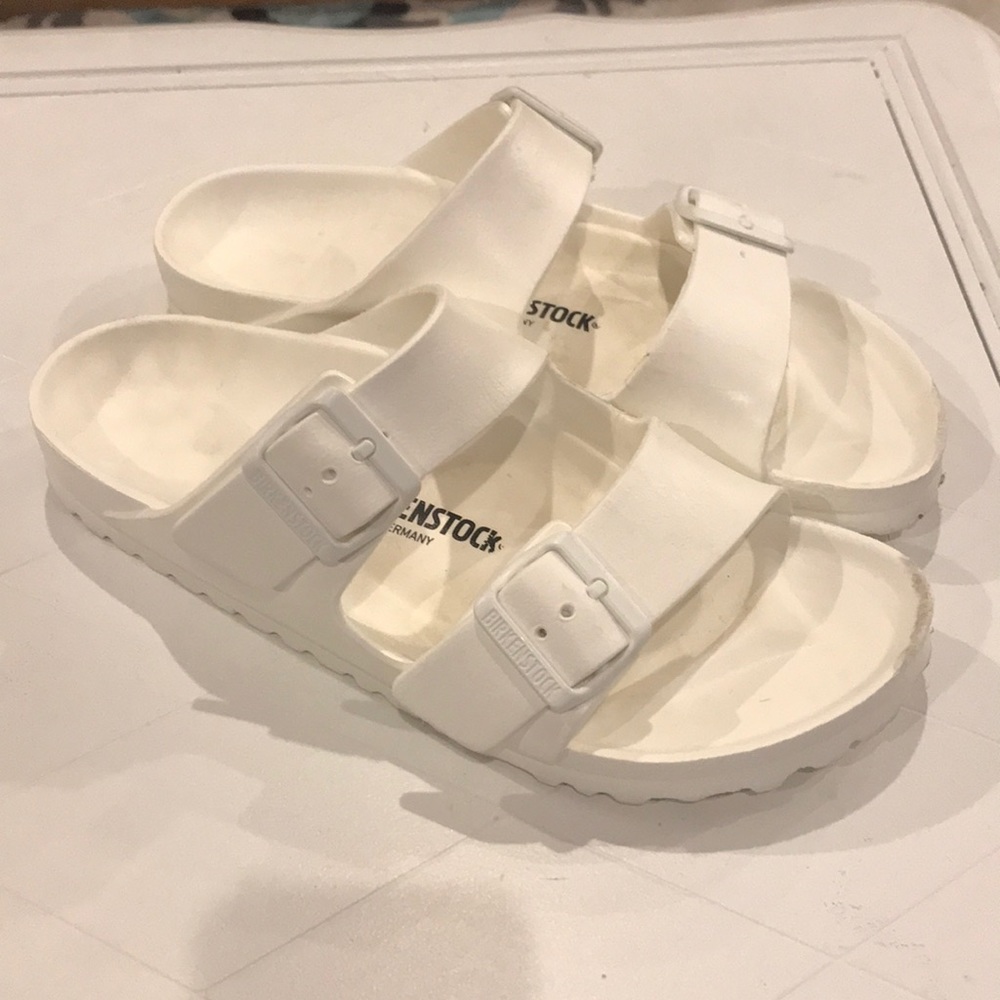 39 Birkenstock sandal women white